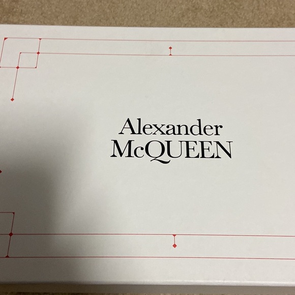 Alexander McQueen oversized sneakers - Picture 7 of 8